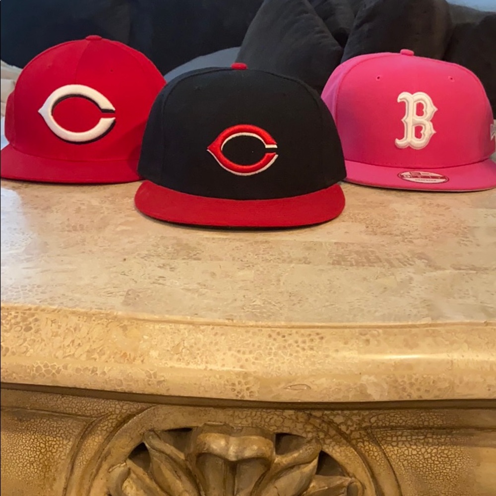 Lot of 3 flat Bill hats.